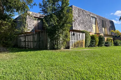 126 Woodland Road 1