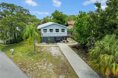 3027 SW Cedar Trail 1