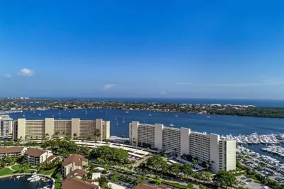 126 Lakeshore Drive #1027 1