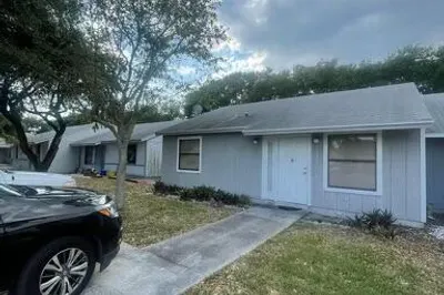 3815 Woodridge Ter Terrace 1