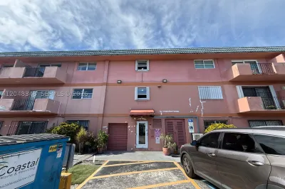 17101 NW 57th Ave #305 1