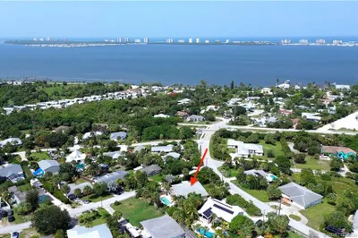 1296 NE Oceanview Circle 1