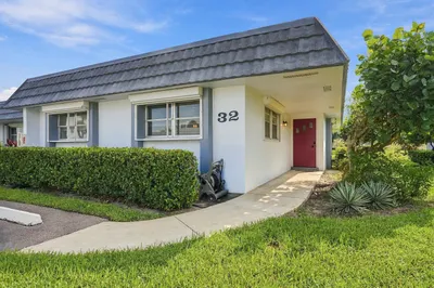 2886 FERNLEY Drive E #32 1