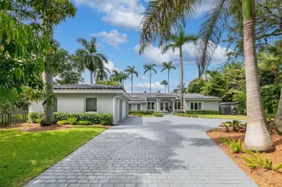 913 Coconut Drive 1