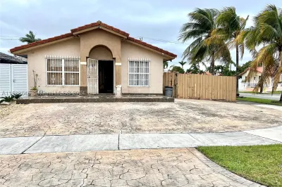 9190 NW 114th Ter 1