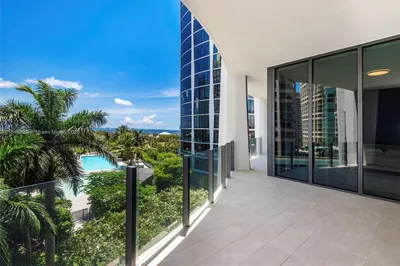 2821 S Bayshore Dr #7B 1