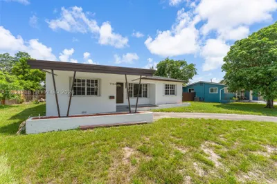 7150 SW 10th St 1