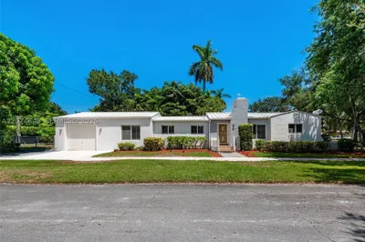 989 Eastward Dr 1