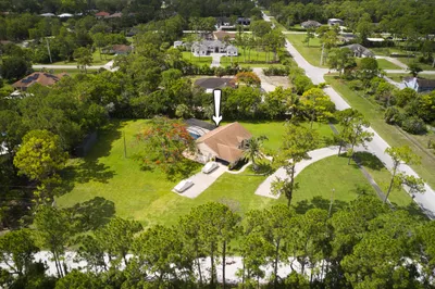 8066 Grapeview Boulevard 1