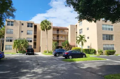 9440 Live Oak Pl #201 1