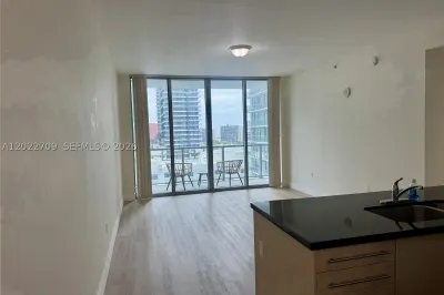 1111 SW 1st Ave #2118 1