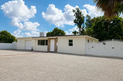 2000 Eagle Drive 1