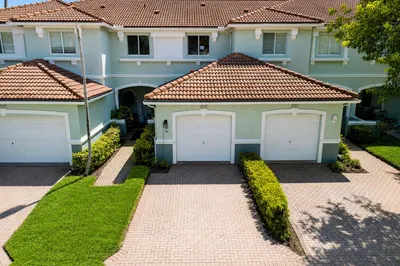2145 Oakmont Drive 1