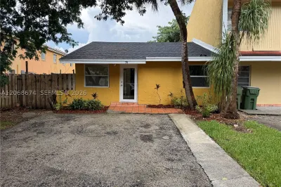 70 SW 14th Ter 1