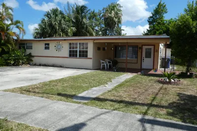 6220 SW 15th Court 1