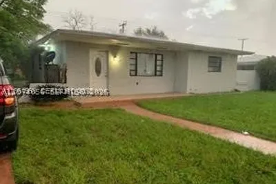 121 NW 188th St 1