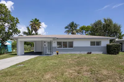 215 Evergreen Drive 1