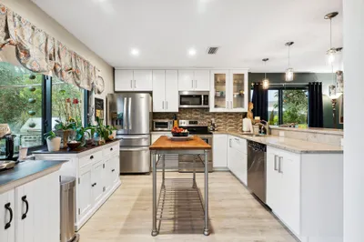 1664 Palmland Drive 1