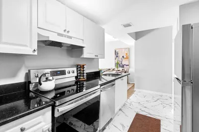 2100 Greenview Shores Boulevard #521 1