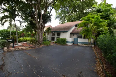 8321 SW 39th Court 1