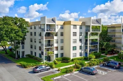 6190 Woodlands Boulevard #107 1