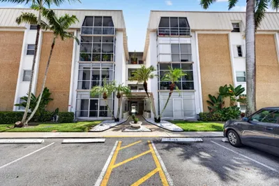 3040 NE 16th Avenue #110 1