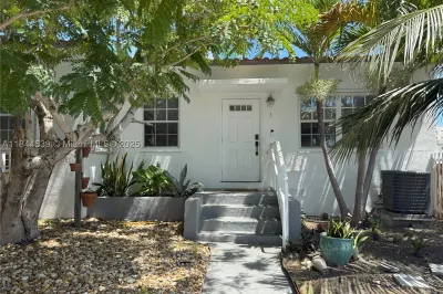 8401 Crespi Blvd #1 1
