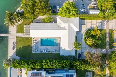 200 Harbor Dr 1
