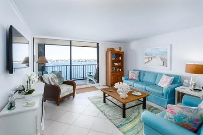 132 Lakeshore Drive #617 1
