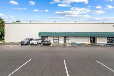 5611 N State Road 7 1