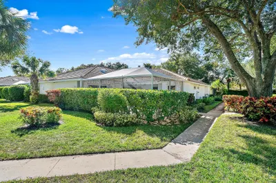 8602 Chapman Oak Court 1