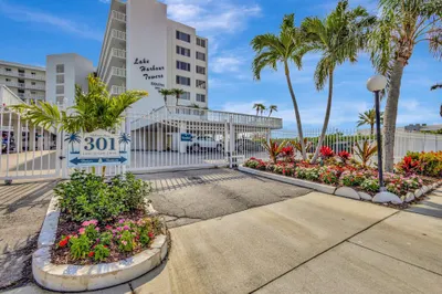 301 Lake Shore Drive #503 1