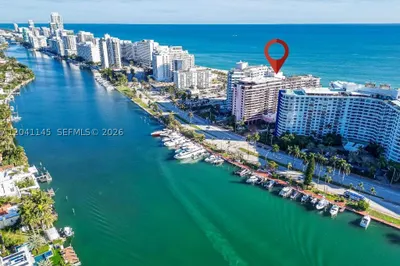 5225 Collins Ave #914 1