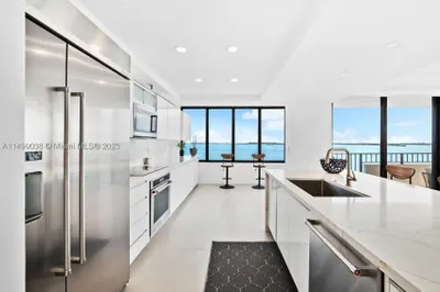 520 Brickell Key Dr #A1009 1