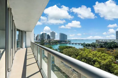 495 Brickell Avenue #811 1