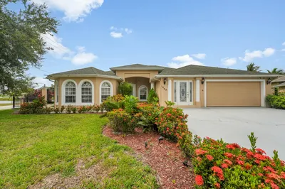 1402 SW Doe Court 1