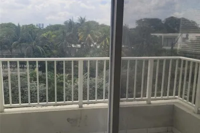 2600 Collins Ave #401 1