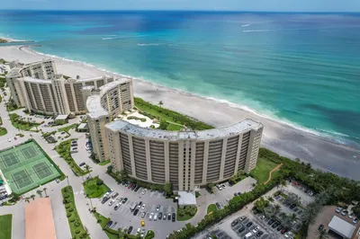 Ocean Trail 100 Building
