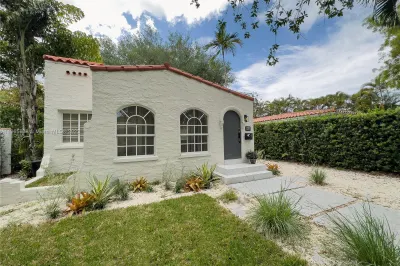1502 E El Rado St 1