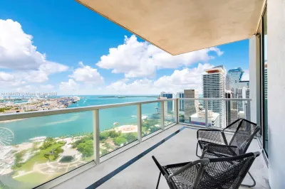 244 N Biscayne Blvd #4203 1