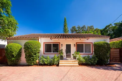 1111 Cortez St 1