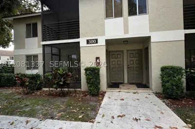 300 Gardens Dr #201 1
