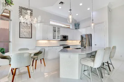 10430 Terra Lago