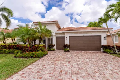 810 Floret Drive 1
