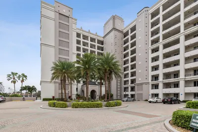 2880 NE 14th St Causeway #904 1