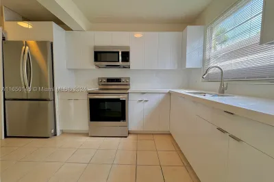 211 NW 43rd Ave #1 1