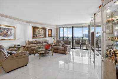 1000 Island Blvd #602 1