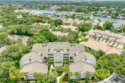 325 Oak Harbour Drive 1