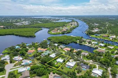 631 SE Norseman Dr-42