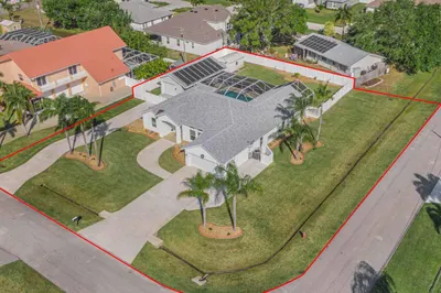 2597 SE Alfonso Avenue 1